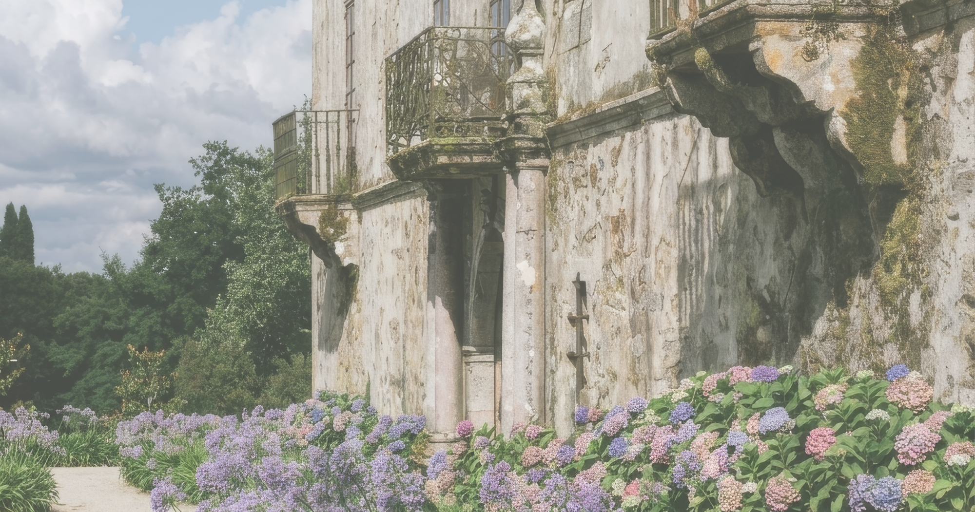 Pazo de San Tirso otoczone hortensjami — Lejan Tour A Coruña